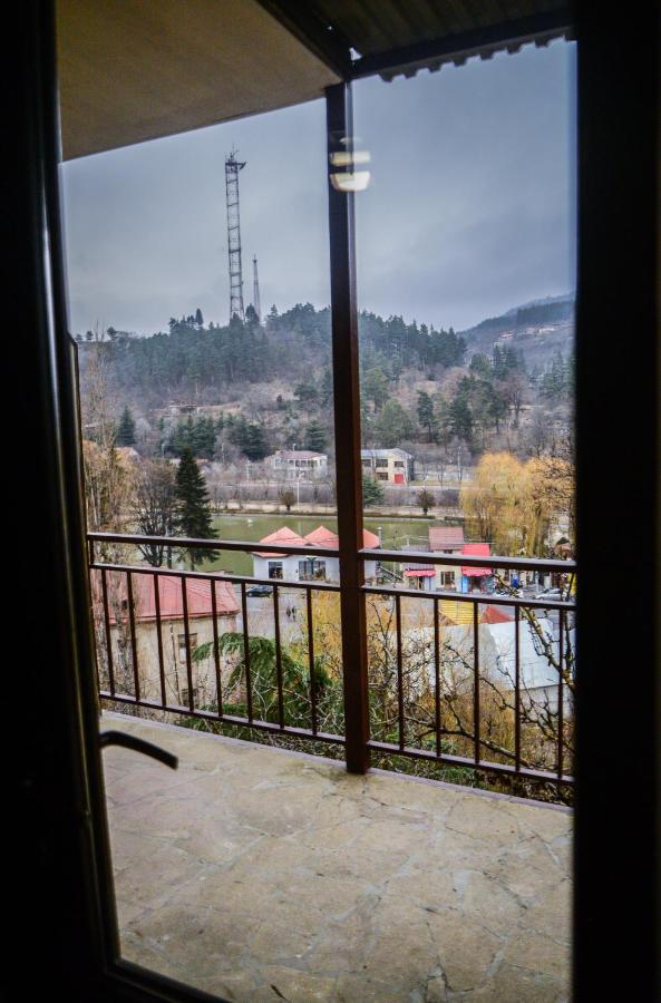 Paxlava Guesthouse & Restaurant Dilijan Exterior foto